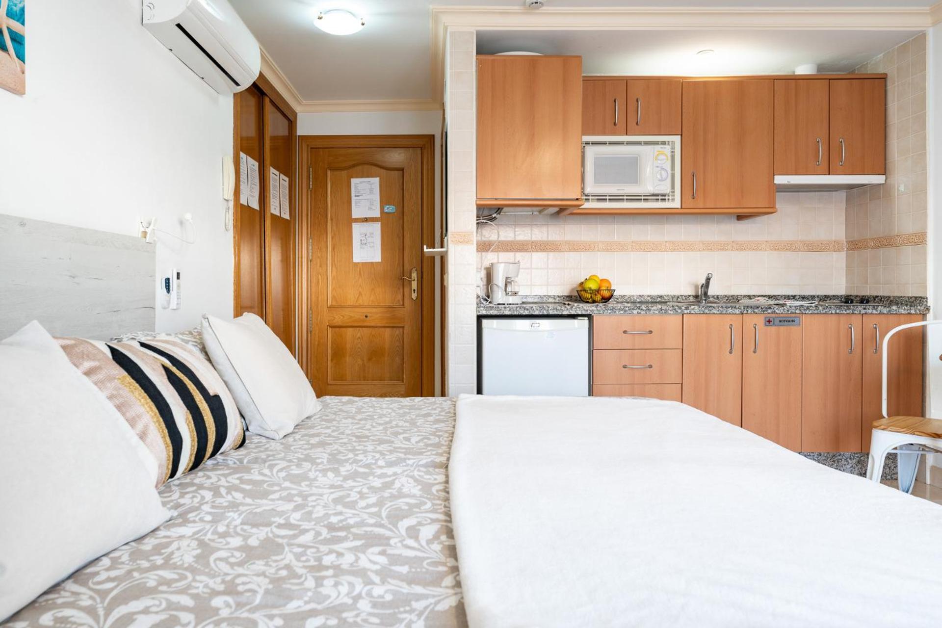 Malagasuite El Levante Apartments Торремолінос Номер фото